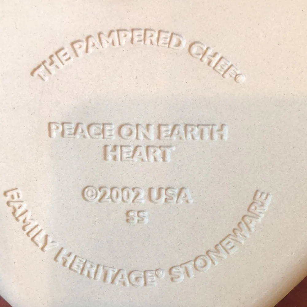 RARE Vintage Pampered Chef Peace On Earth 2002 Stoneware Cookie Mold orig box